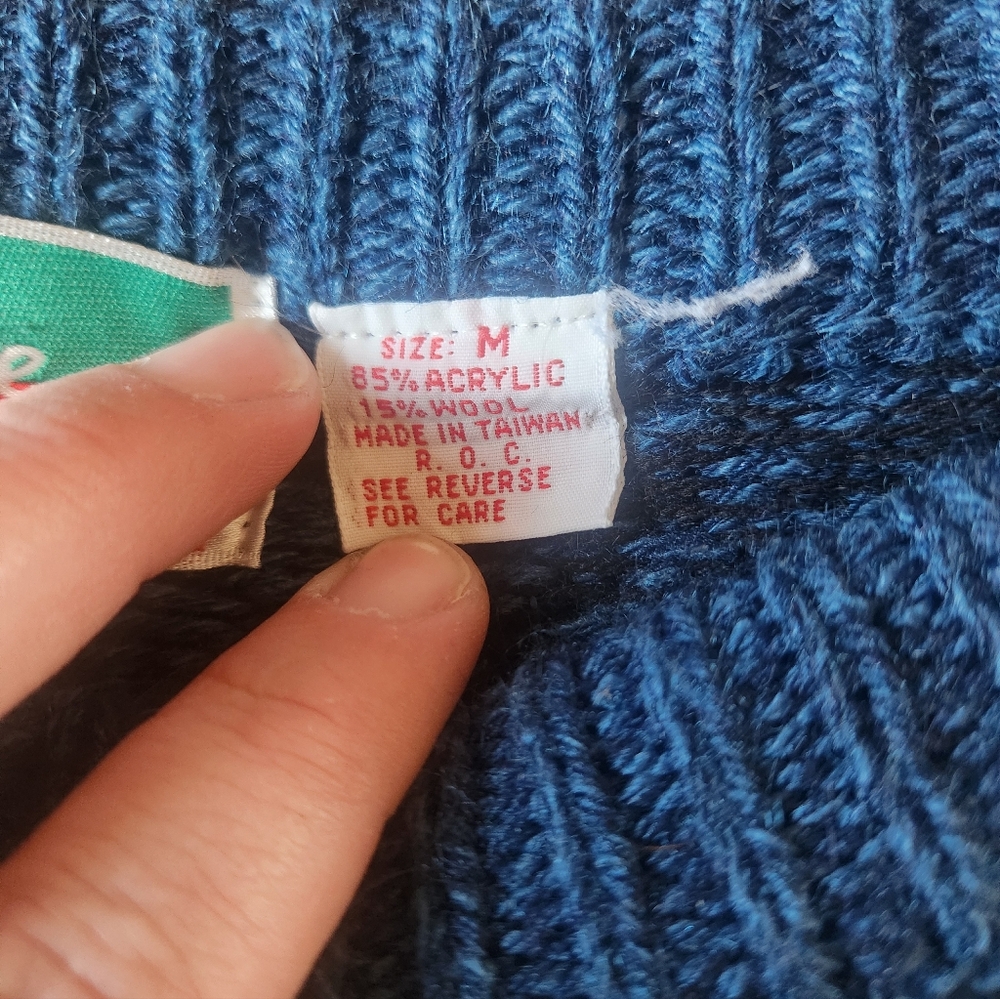 Vintage Vibrant Blue Italian Sweater Size M Unique Pattern - Picture 3 of 9